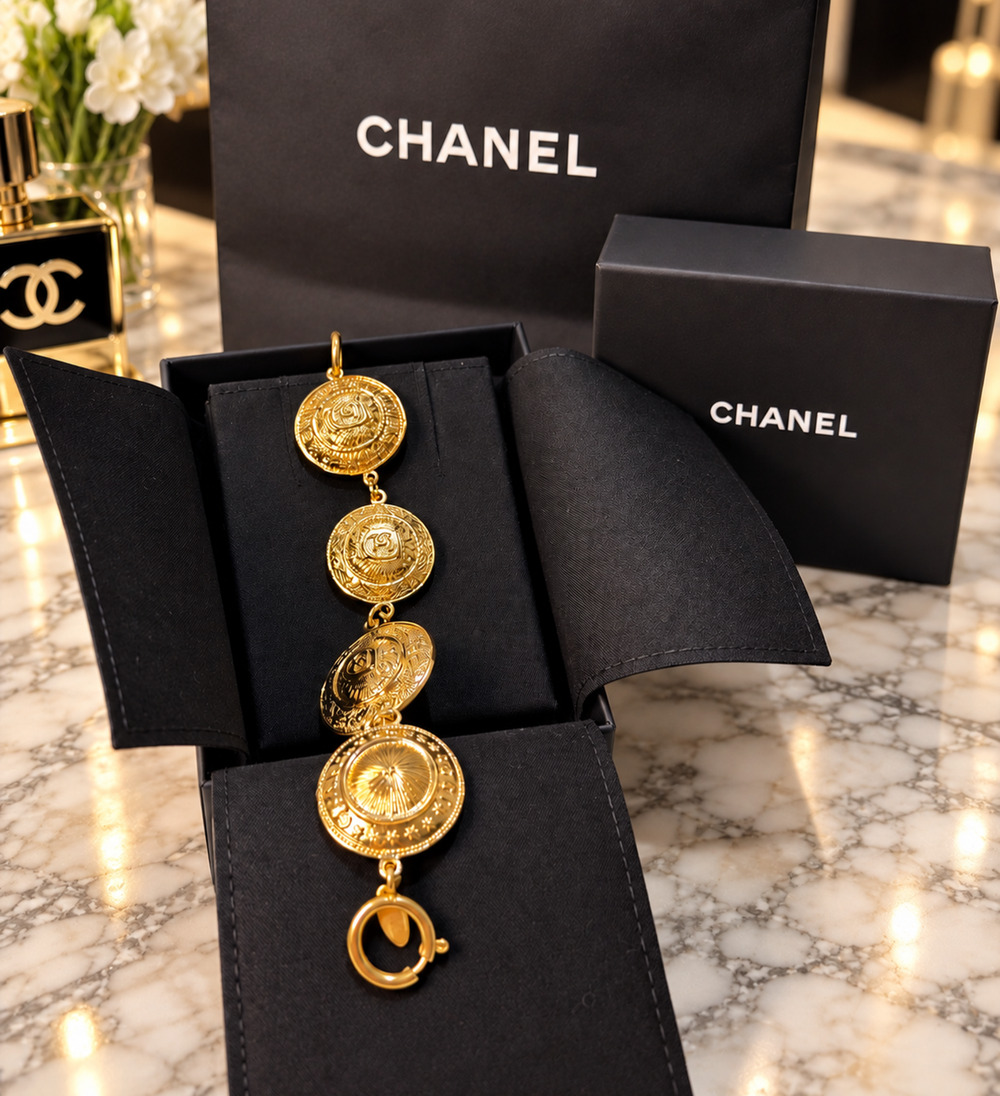Authentic Vintage Chanel 1996 Sunburst Coin Medallion Bracelet Gold 96A Box Bag